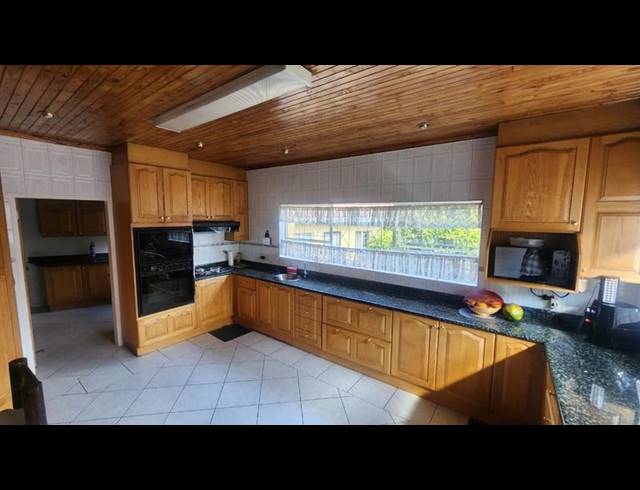 5 BEDROOM HOUSE FOR SALE IN FARRARMERE